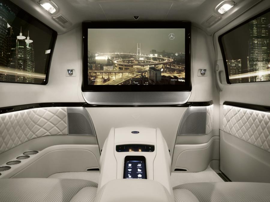  Mercedes-Benz Viano Vision Diamond Concept 2012 года  (фото 6 из 8)